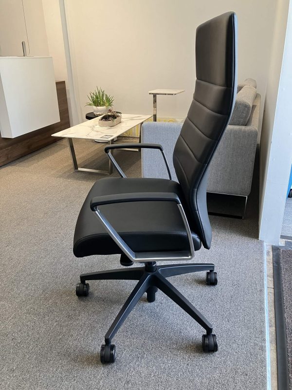 @NCE 305 | 9to5 Seating - Image 4