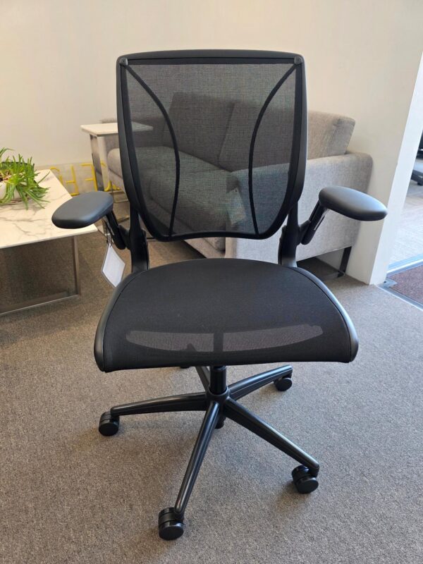 World LM | Humanscale