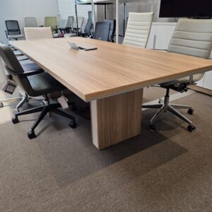 Malibu Series Conference Table | Deskmakers