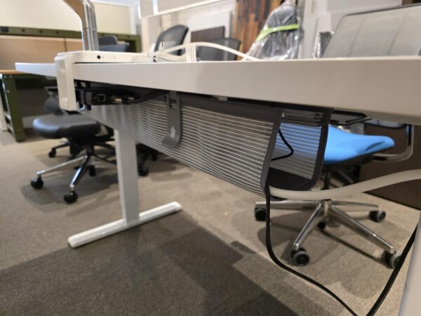 eFloat Go 2.0 Station | Humanscale - Image 2